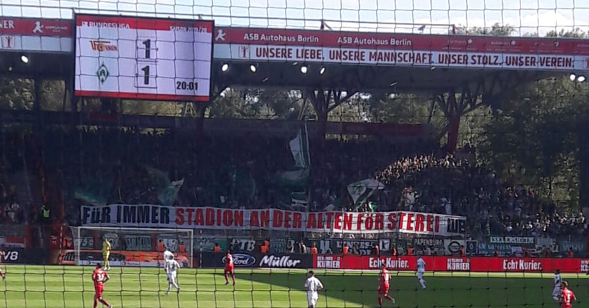 Banner der Bremer Fans "Für immer Stadion an der Alten Försterei"
