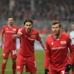 Neven Subotic dirigiert, daneben Christian gentner und Christopher Lenz