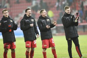 Sebastian Andersson, Christian Gentner, Felix Kroos und Moritz Nicolas bedanken sich bei den Fans für den Support