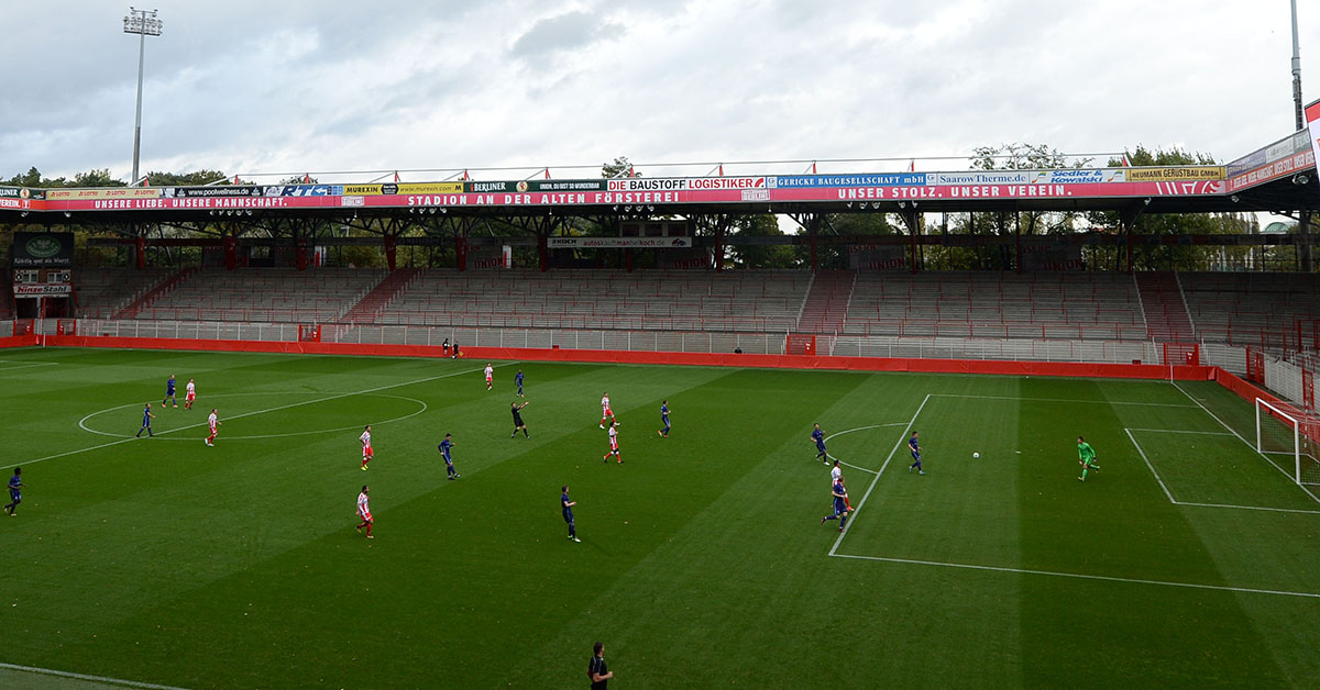 So sieht ein Geisterspiel im Stadion an der Alten Försterei aus, Test gegen Dinamo Brest am 05.10. 2017 wegen Sturmwarnung ohne Zuschauer