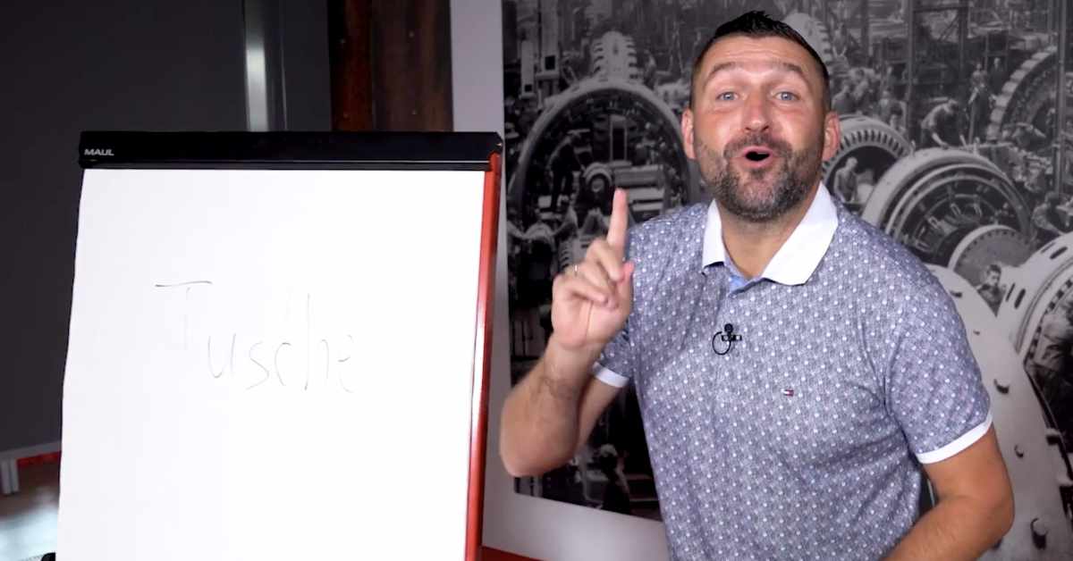 Tusche erklärt die Conference League, Screenshot: AFTV