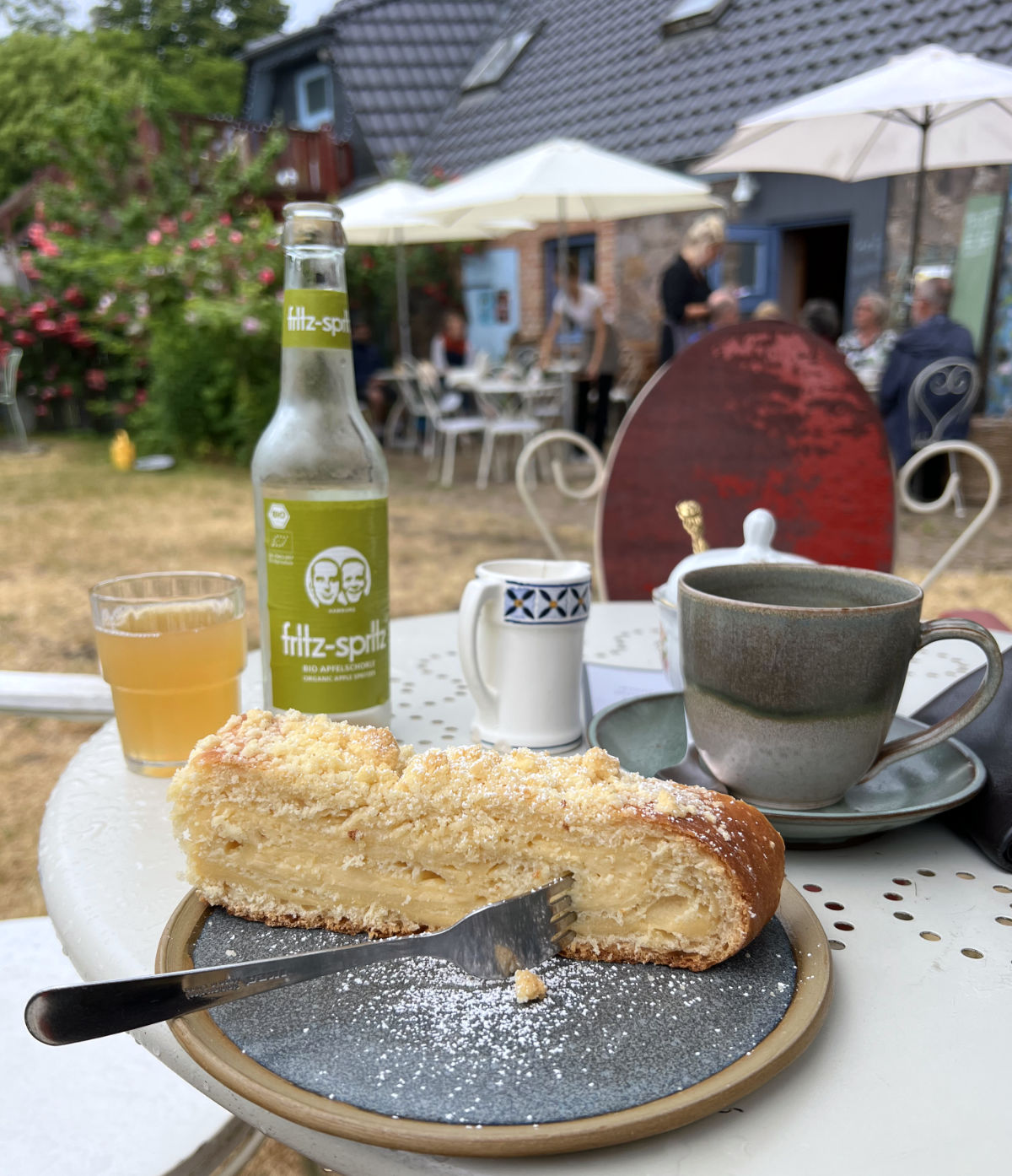 Kuchenpause im Café Sommerliebe in Carwitz, Foto: Sebastian Fiebrig
